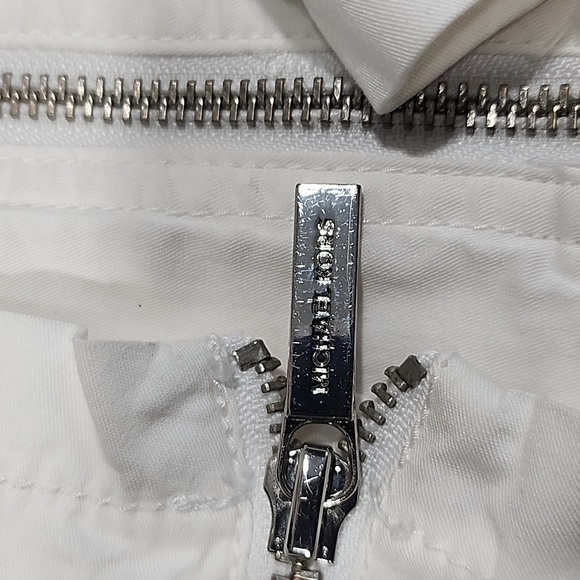 Michael Kors White Zippered Jacket. 10 - Picture 10 of 16